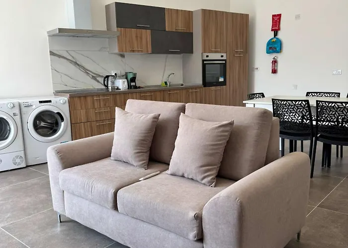 Family 2br In Fgura - By Hostmt