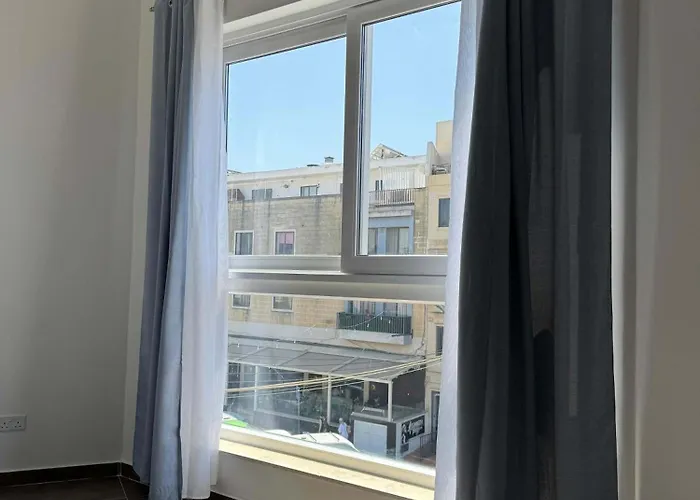 Family 2br In Fgura - By Hostmt *